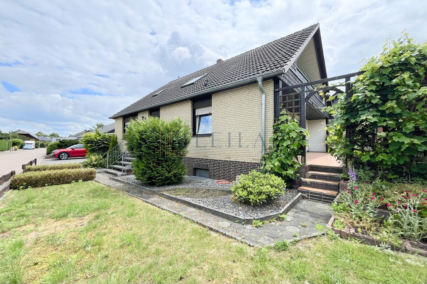 LEILA Immobilien - 58873307 2830 4627 97eb ea3cc102396c Außenansicht