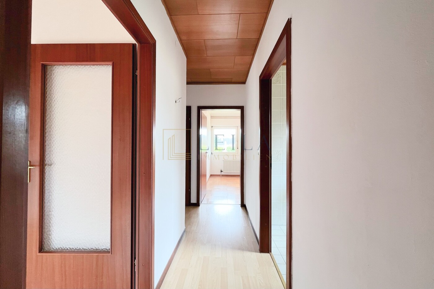 LEILA Immobilien - 59dd7c5d 0c79 474c 9a30 4e4ceb6e7d13 Flur