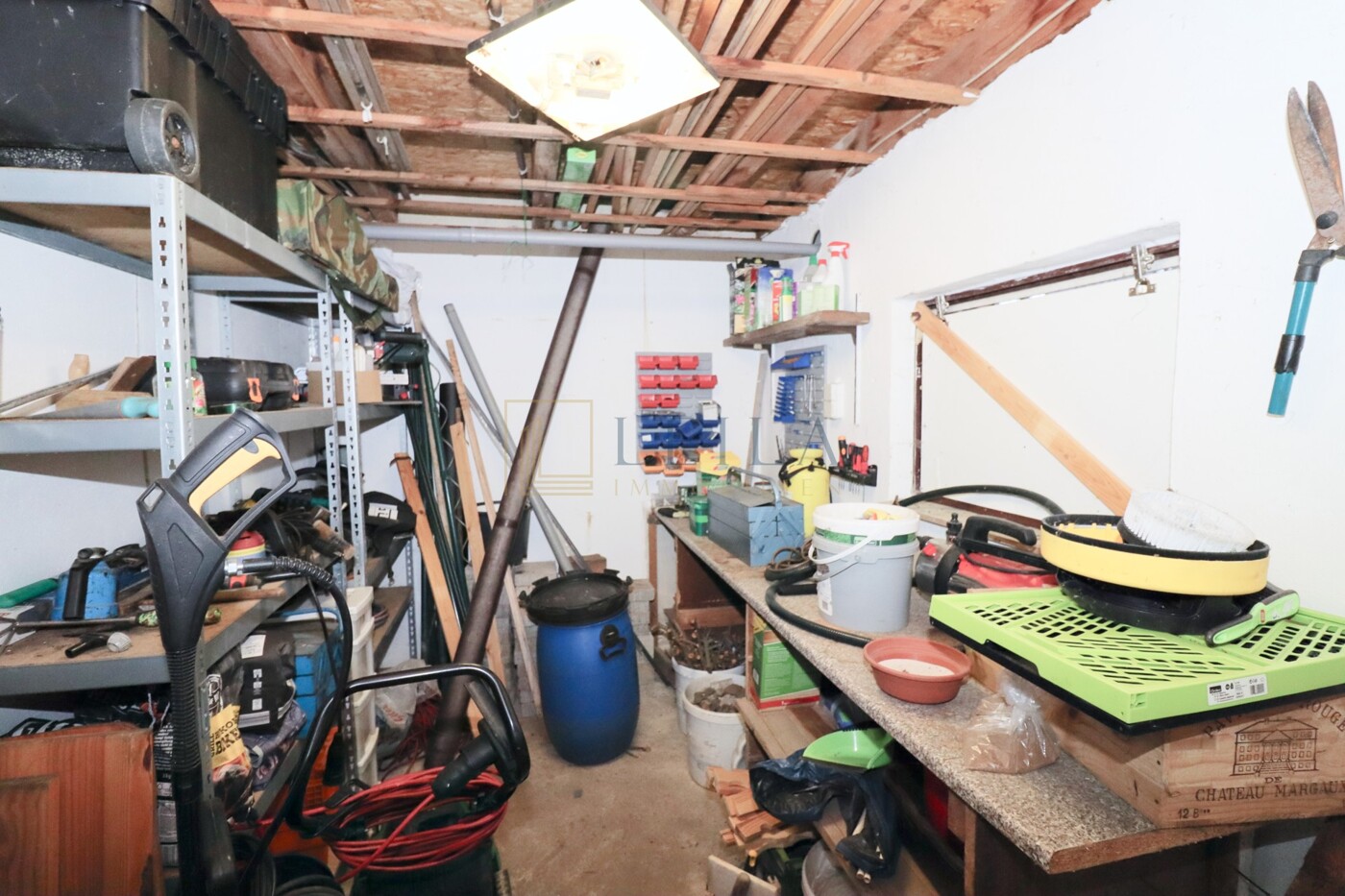 LEILA Immobilien - 5a0ccf4a 6c7d 4307 a39f 4970cb967e42 Werkstattbereich in der Garage