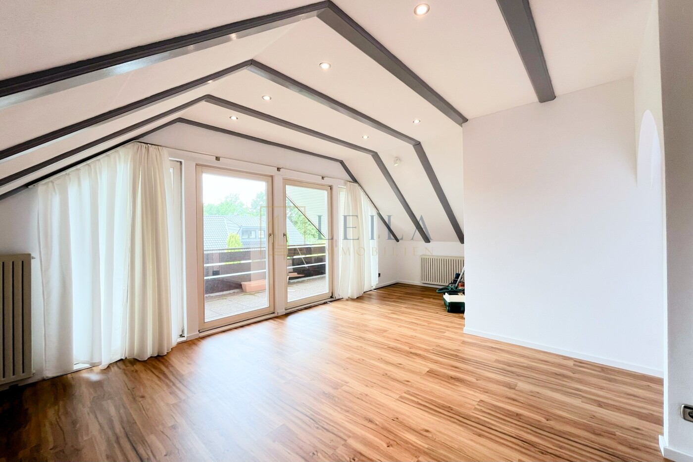 LEILA Immobilien - 760064c9 3df8 491c 9df4 224a61b9d0a1 Wohn- und Esszimmer im OG