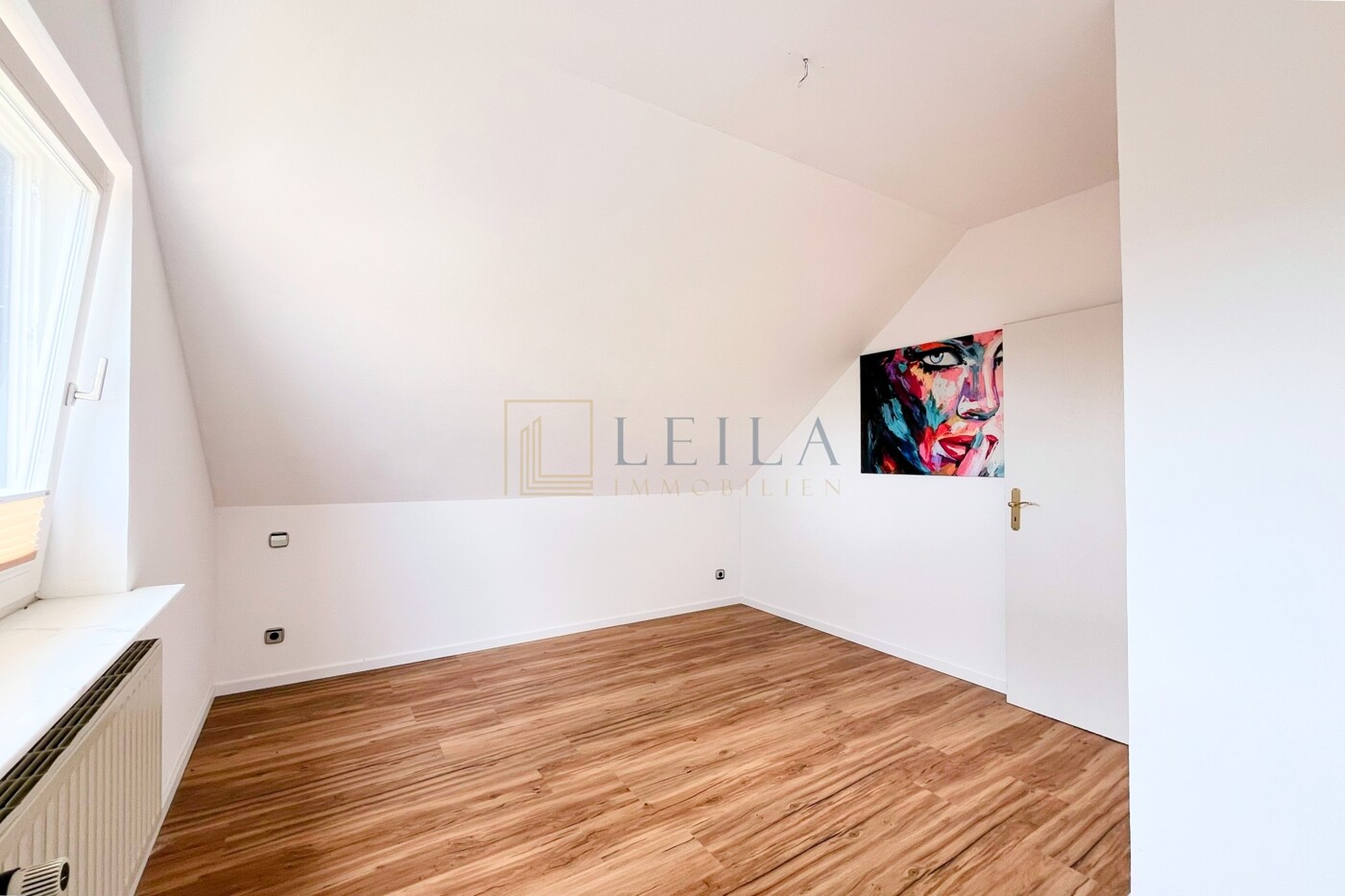 LEILA Immobilien - 9f4e2e2e 453d 4a61 aa73 8d13ca6bcd79 Schlafzimmer im Obergeschoss 2