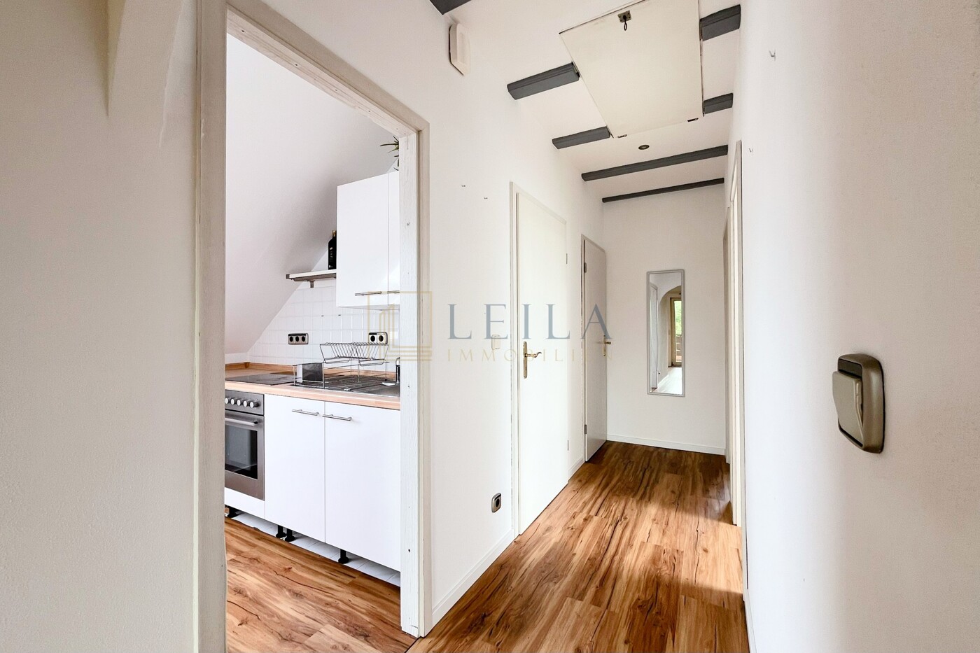 LEILA Immobilien - c77006e7 d6b0 4ba7 b0b8 b3e0622db6c3 Flurbereich im Obergeschoss