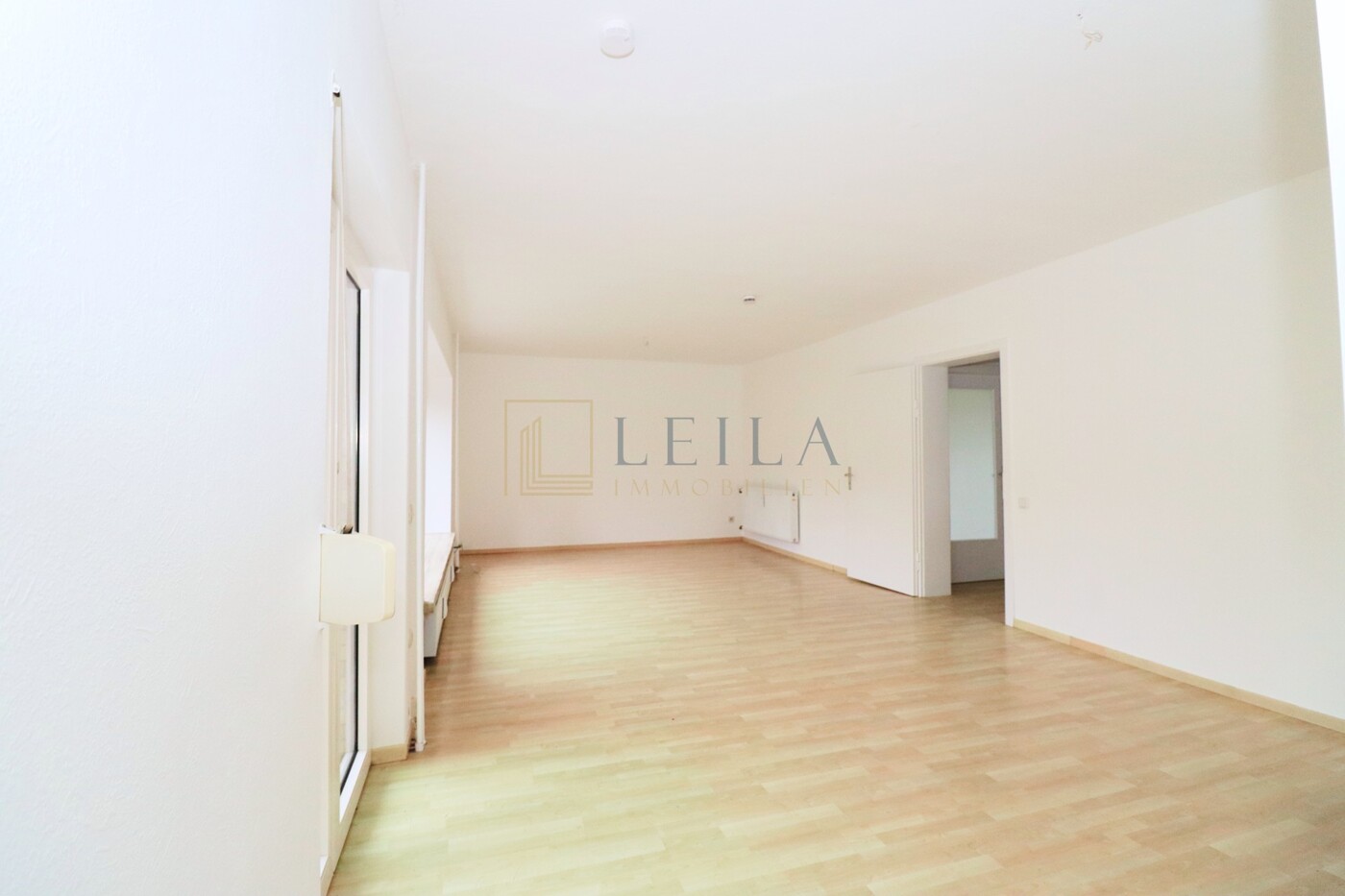 LEILA Immobilien - 1441475d c963 4cf7 adbc 96caa05886b7 Wohn- und Essbereich
