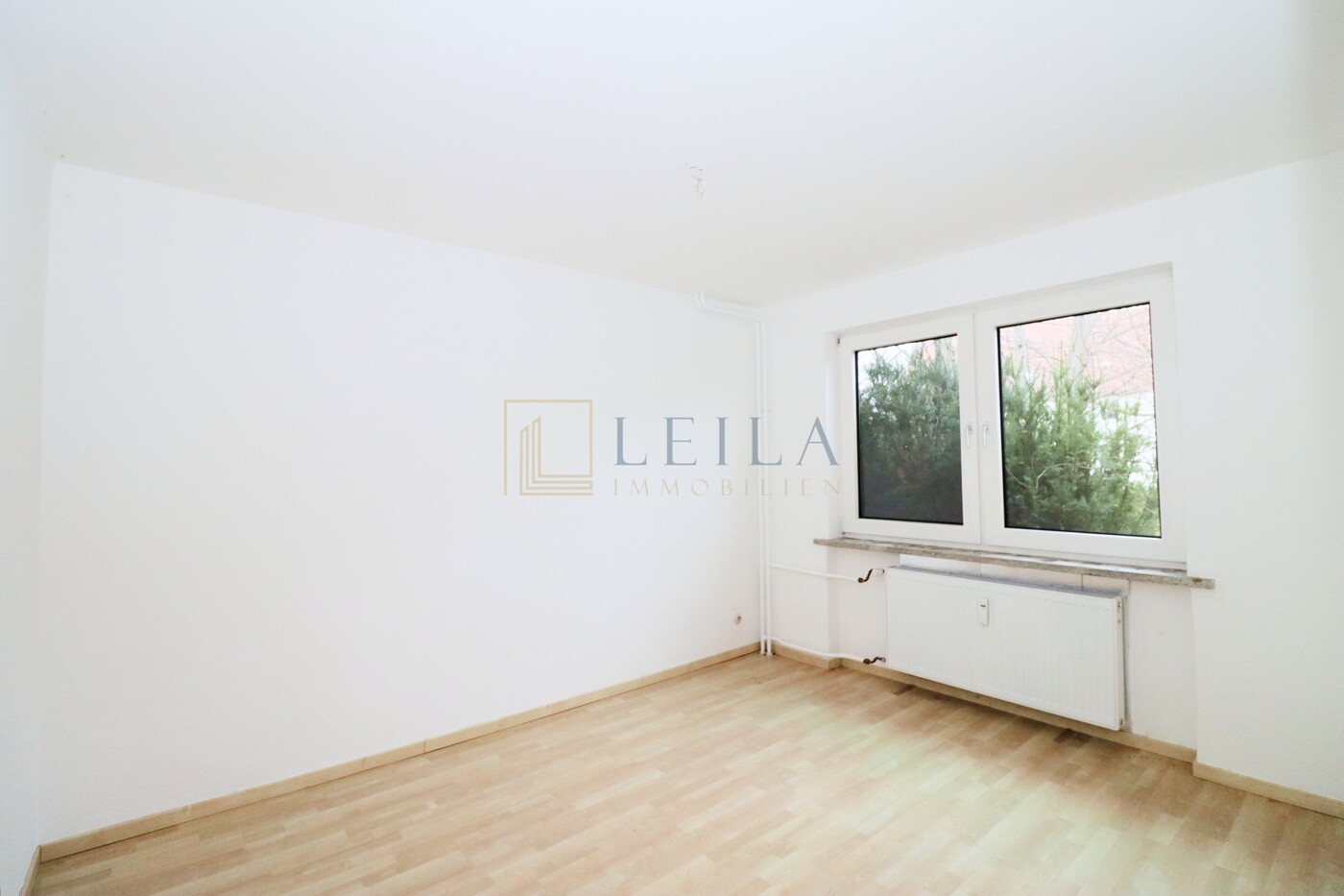 LEILA Immobilien - 310866a4 bcf3 4341 9109 1a09d26c16c3 Schafzimmer 1 im EG