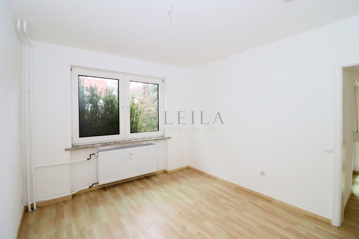 LEILA Immobilien - afb179c9 cdb7 4d50 bdfa df3448e00285 Schlafzimmer 1 im EG