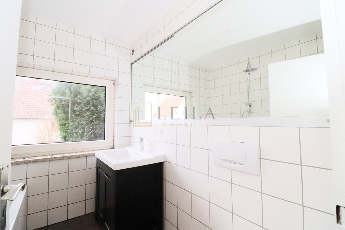 LEILA Immobilien - e252f56d 70b2 47ba 9e85 b1f6dd8b38dc Badezimmer im Erdgeschoss