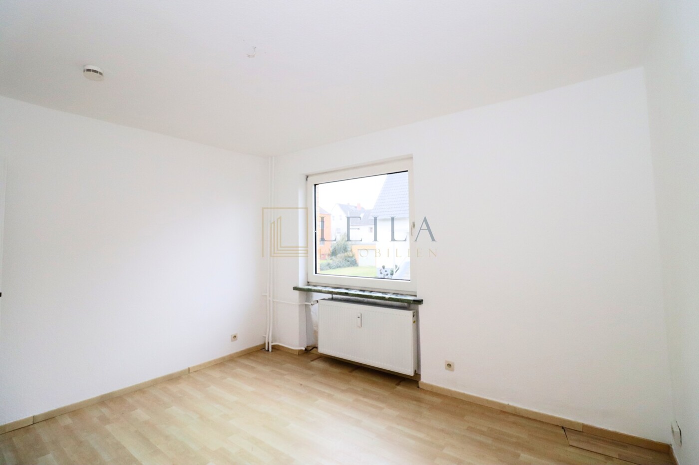 LEILA Immobilien - f0035d63 12c6 4944 8484 6d42fba5ed99 Schlafzimmer 2 im Erdgeschoss
