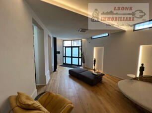 INTERNO