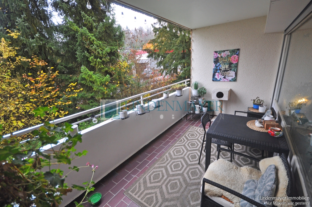 großer Balkon