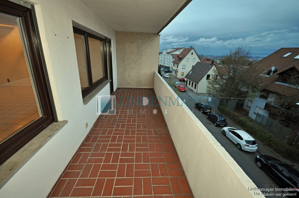 großer Balkon