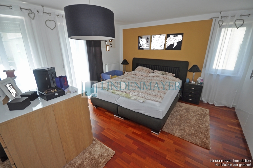 sehr großes Schlafzimmer