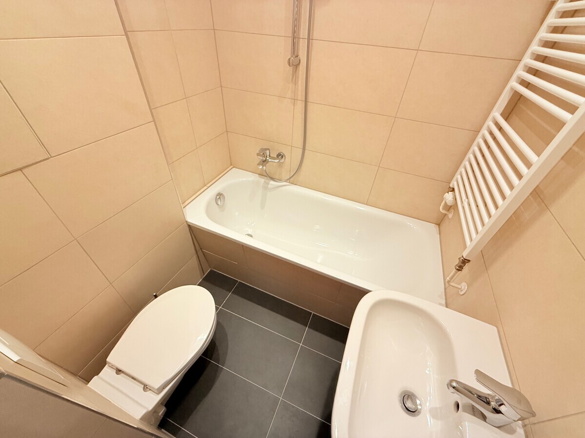 Gutenbergstr. helle 2-Zi-Altbau-Whg. mit EBK und Balkon per SOFORT zu VERMIETEN - Photo 4