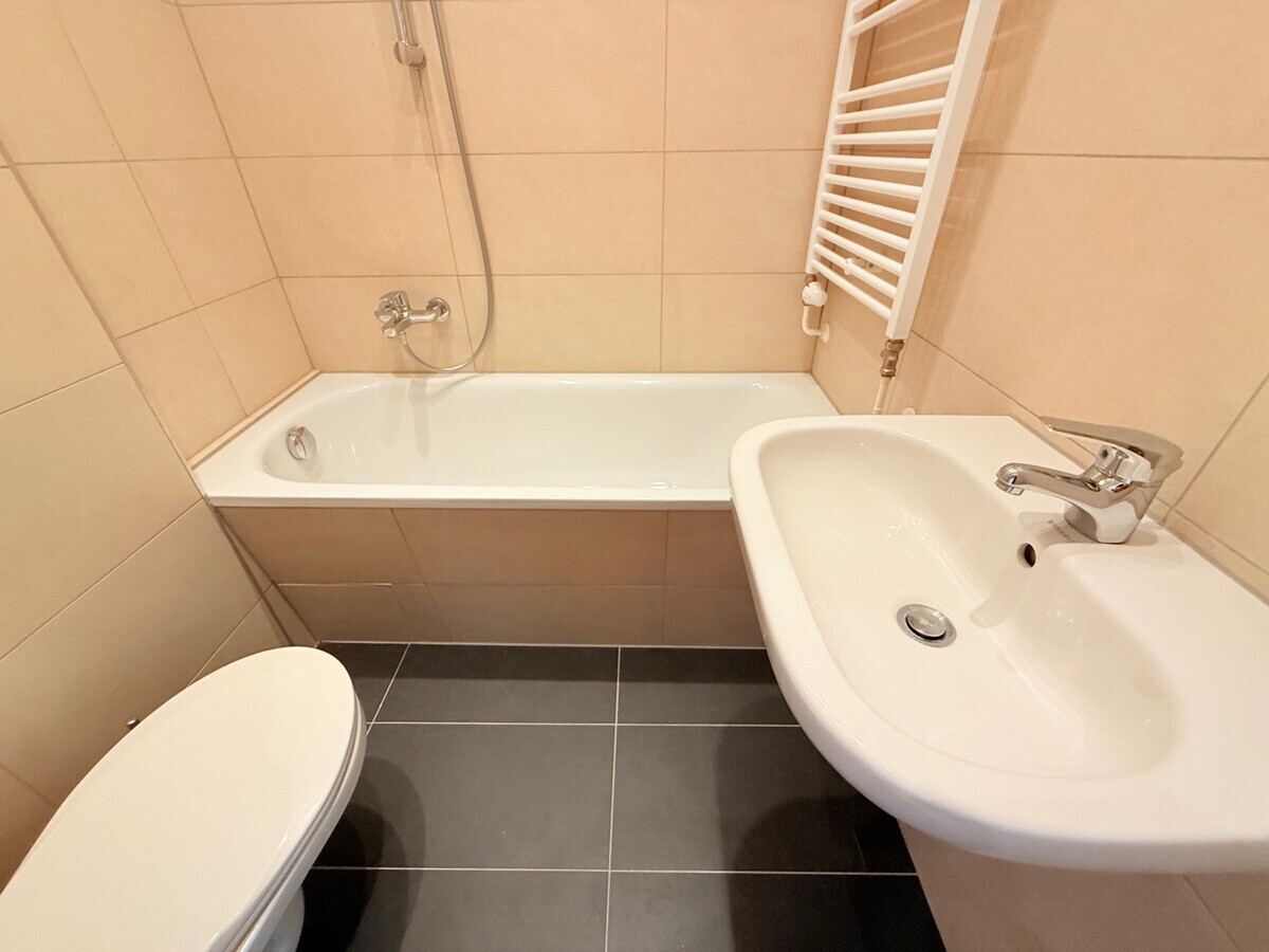 Gutenbergstr. helle 2-Zi-Altbau-Whg. mit EBK und Balkon per SOFORT zu VERMIETEN - Photo 3