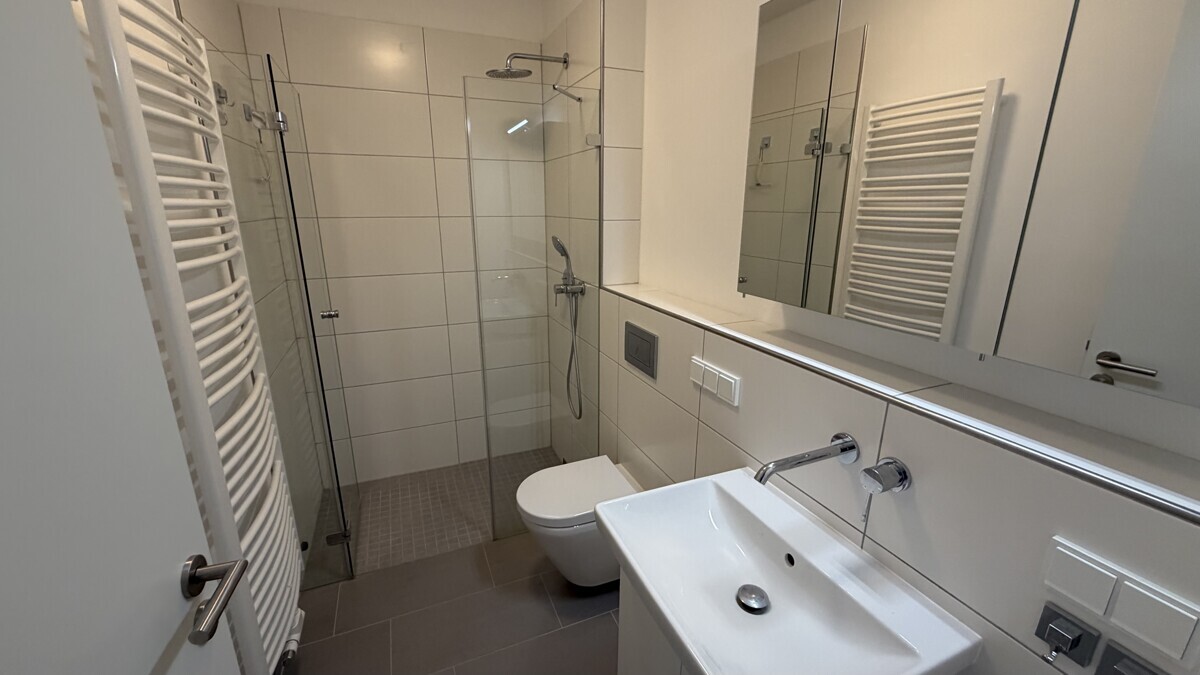 BESICHTIGUNGEN (siehe Beschreibung): Mitte: NEUBAU 2-Zi, 40m², W-Bad, bodentiefe Fenster, PER SOFORT - Photo 5