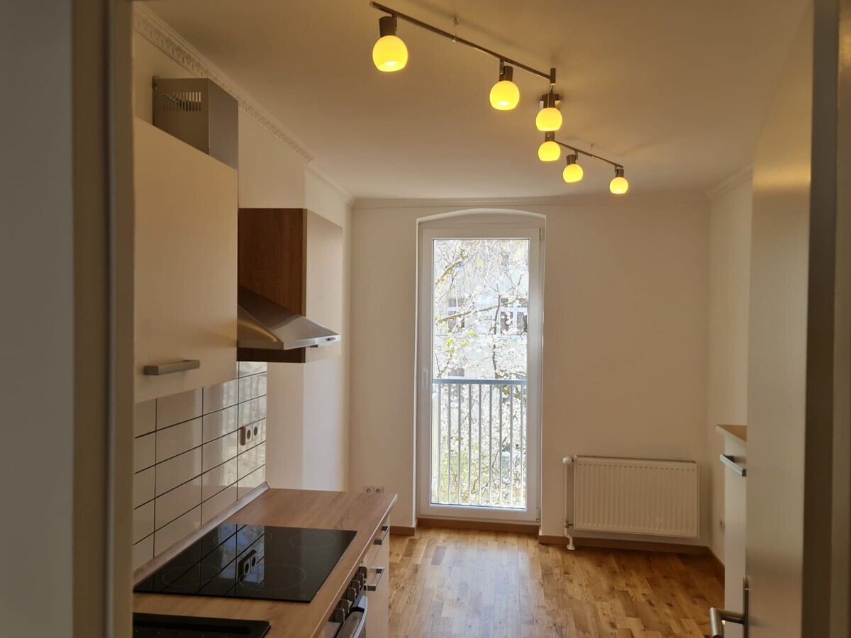 Gutenbergstr. helle 2-Zi-Altbau-Whg. mit EBK und Balkon im 1. OG per SOFORT zu VERMIETEN - Foto 3