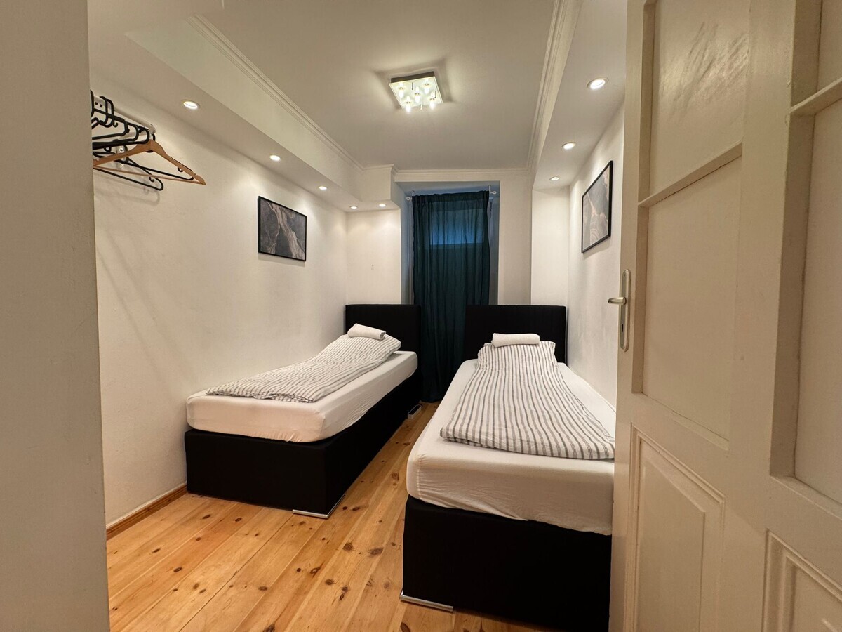 Schöneberg: Kurfürstenstraße: 3-Zi m² Souterrain-Einheit, ca 85 m² ab SOFORT zu VERMIETEN - Foto 4