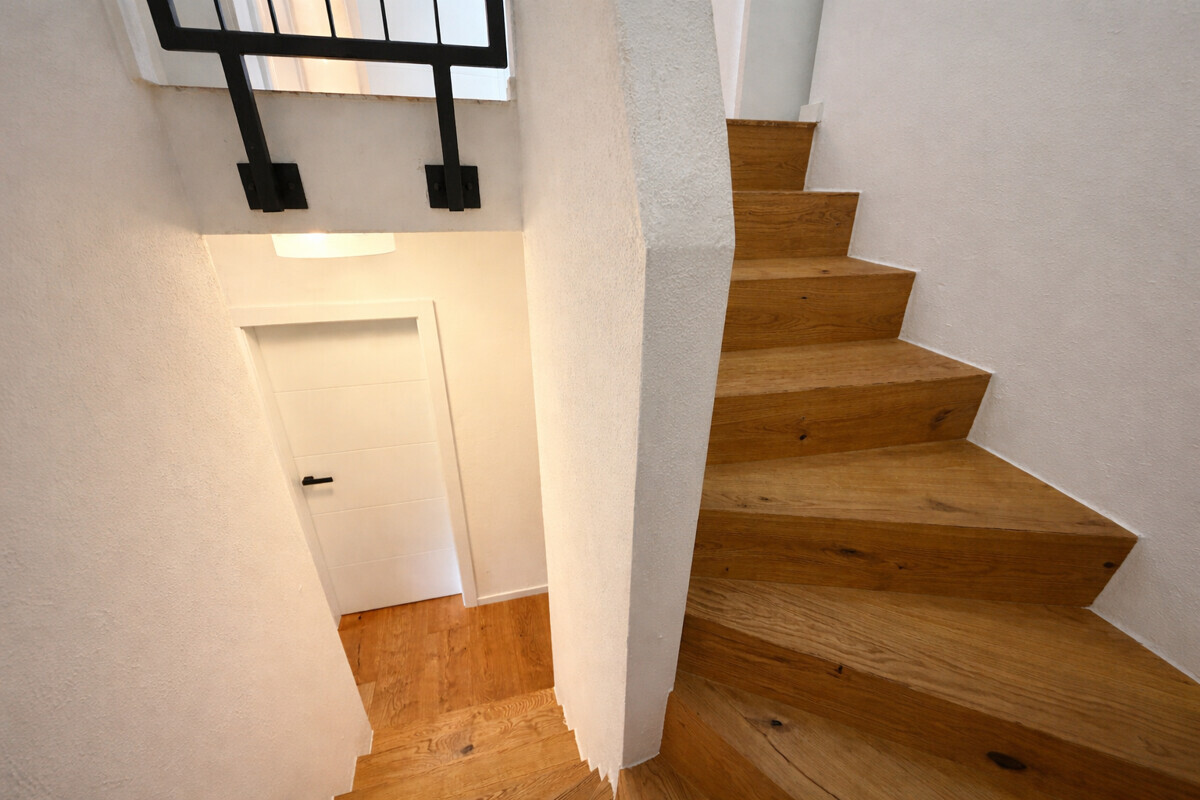 Treppe ins Obergeschoss