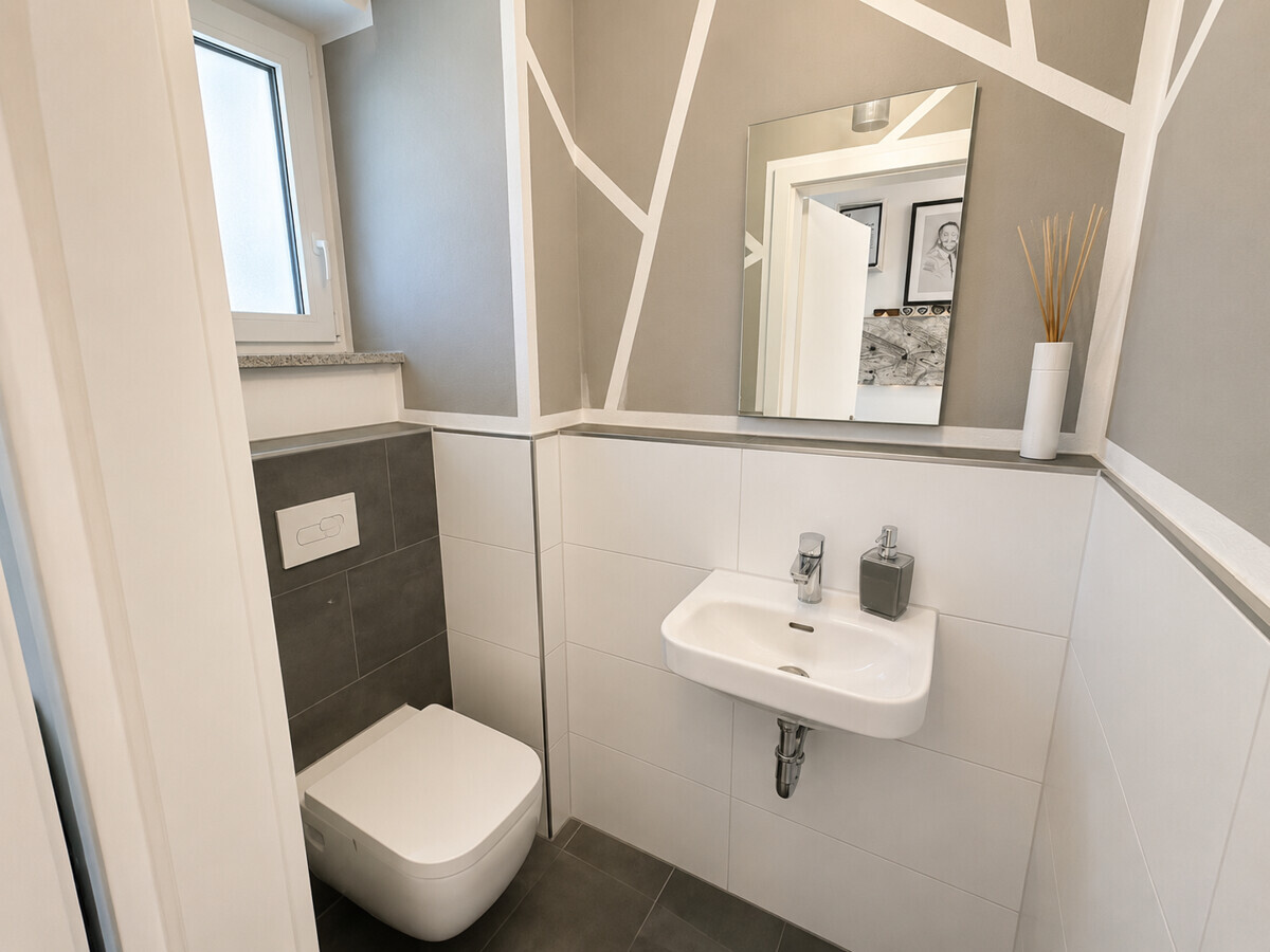 Gäste WC - Flur EG