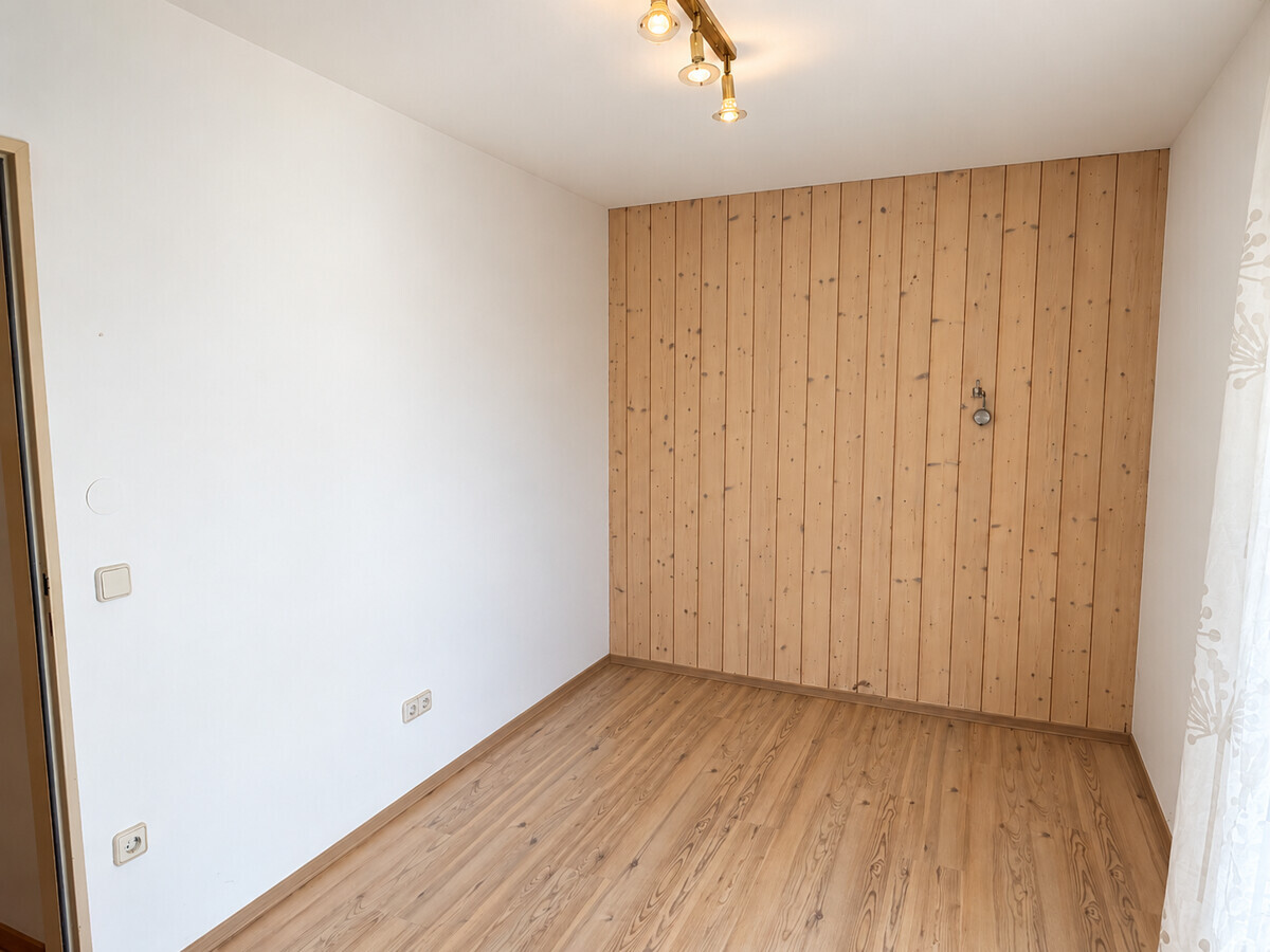 Zimmer mit Balkonzugang