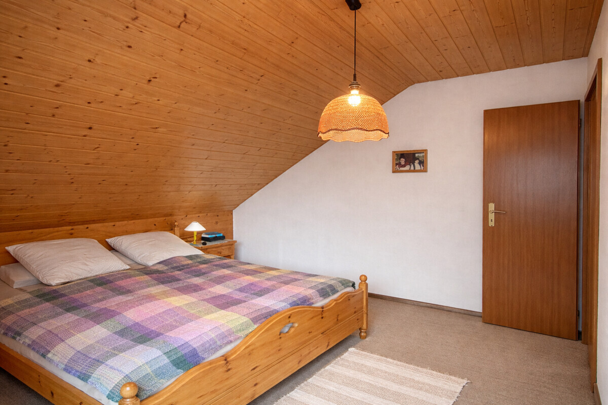 Schlafzimmer 2 OG