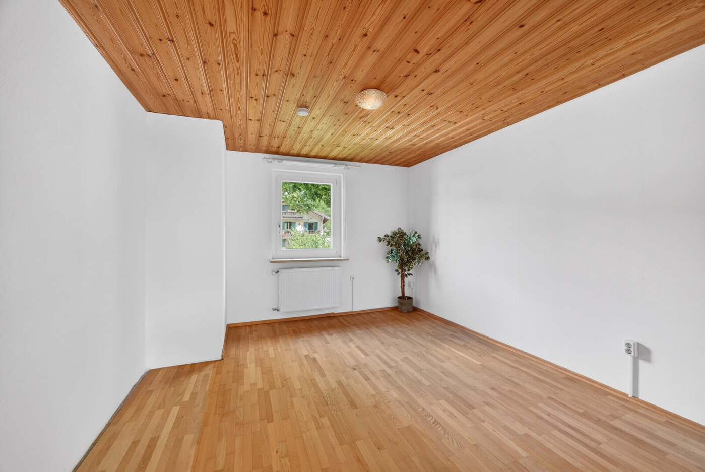 EG Schlaf-/Wohnzimmer