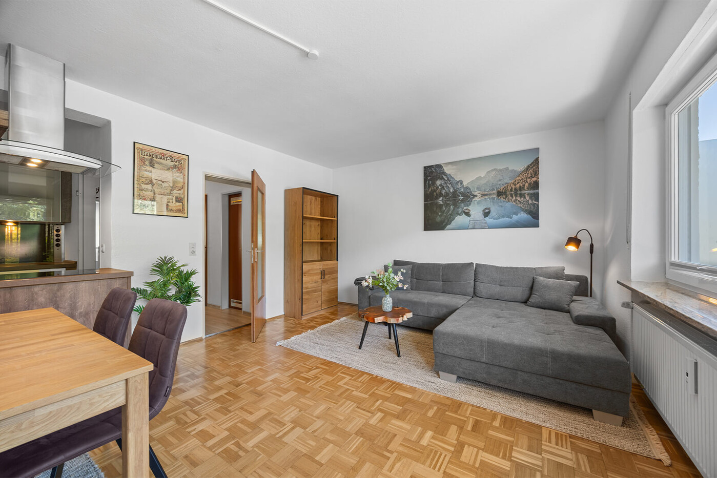 Wohn-Esszimmer mit Küche