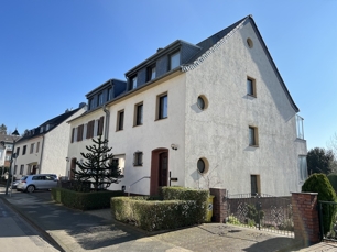 Strassenansicht Haus