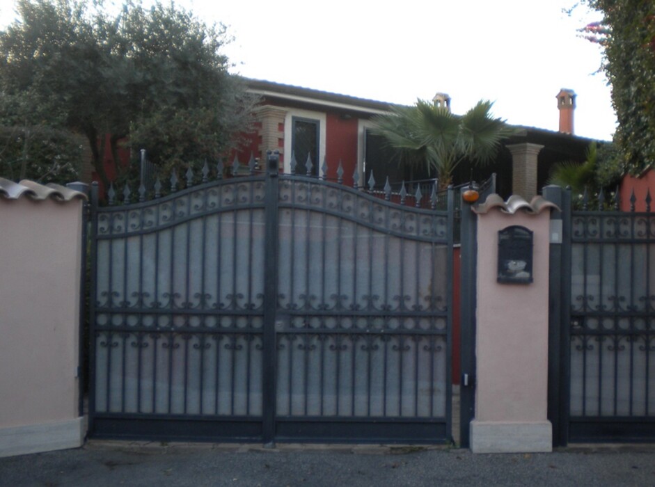 Immagine di CASA / VILLA VIALE ASCANIO – POMEZIA