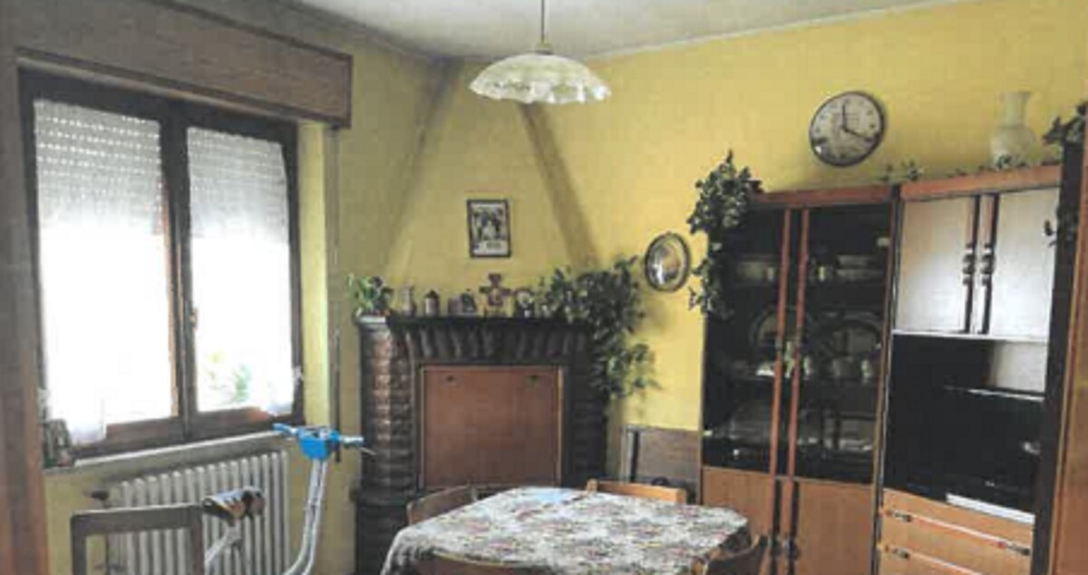 Immagine di CASA S. VIA STRADA DEI MAGALOTTI FRONTONE PU