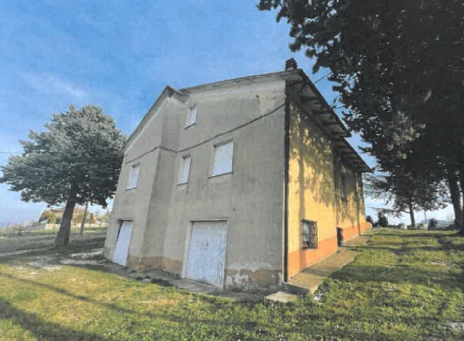 Immagine di CASA S. VIA STRADA DEI MAGALOTTI FRONTONE PU