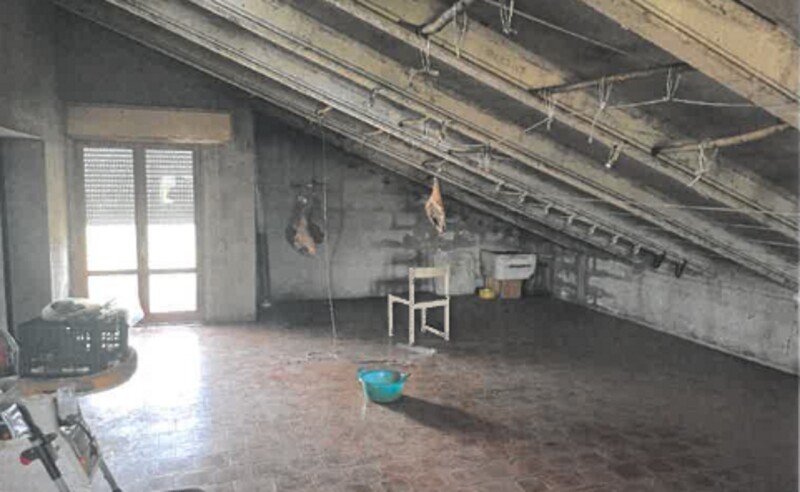 Immagine di CASA S. VIA STRADA DEI MAGALOTTI FRONTONE PU