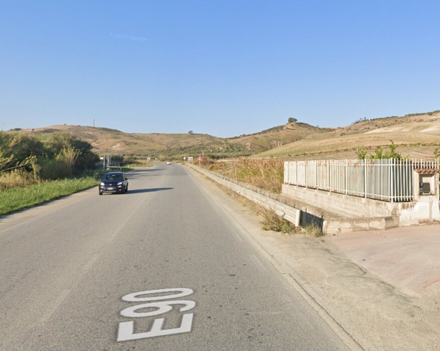 Immagine di OPIFICIO, STATALE 106,CROTONE, KR