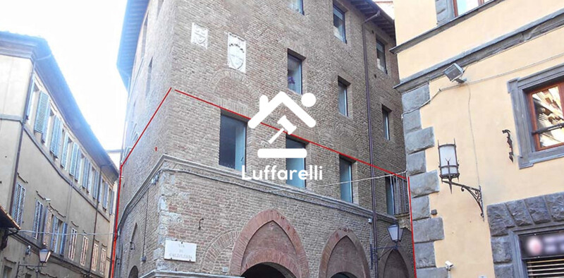 Immagine di NEGOZIO O LOCALE COMMERCIALE VIA DI CALZOLERIA – SIENA