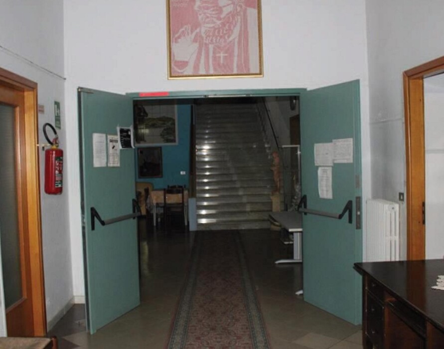 Immagine di NEGOZIO O LOCALE COMMERCIALE VIA CARCERE 48 – CALTAGIRONE