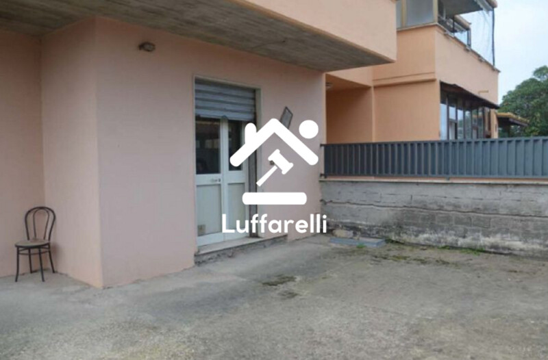 Immagine di NEGOZIO VIA ROASCIO – TRAGLIATELLA CAMPITELLO (RM)