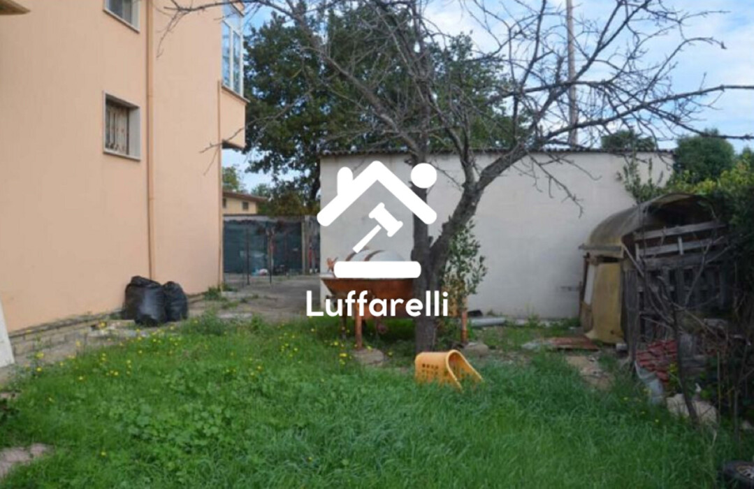 Immagine di NEGOZIO VIA ROASCIO – TRAGLIATELLA CAMPITELLO (RM)