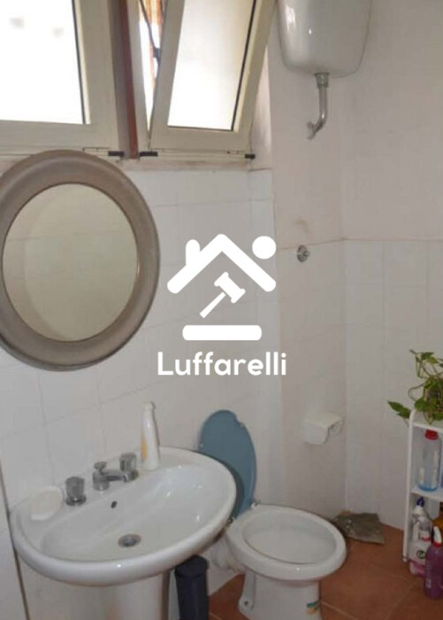 Immagine di NEGOZIO VIA ROASCIO – TRAGLIATELLA CAMPITELLO (RM)