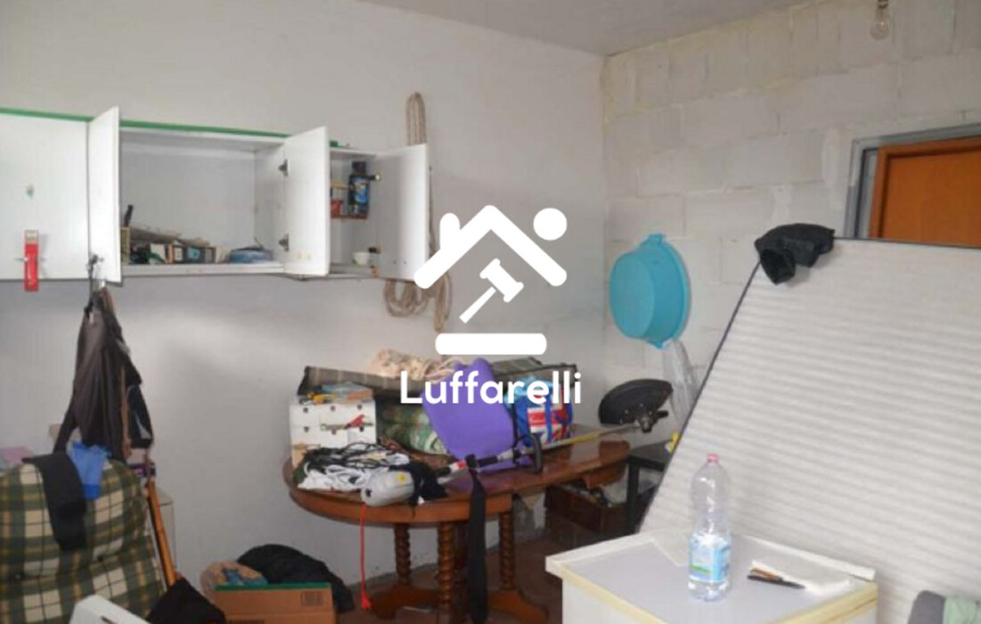 Immagine di NEGOZIO VIA ROASCIO – TRAGLIATELLA CAMPITELLO (RM)