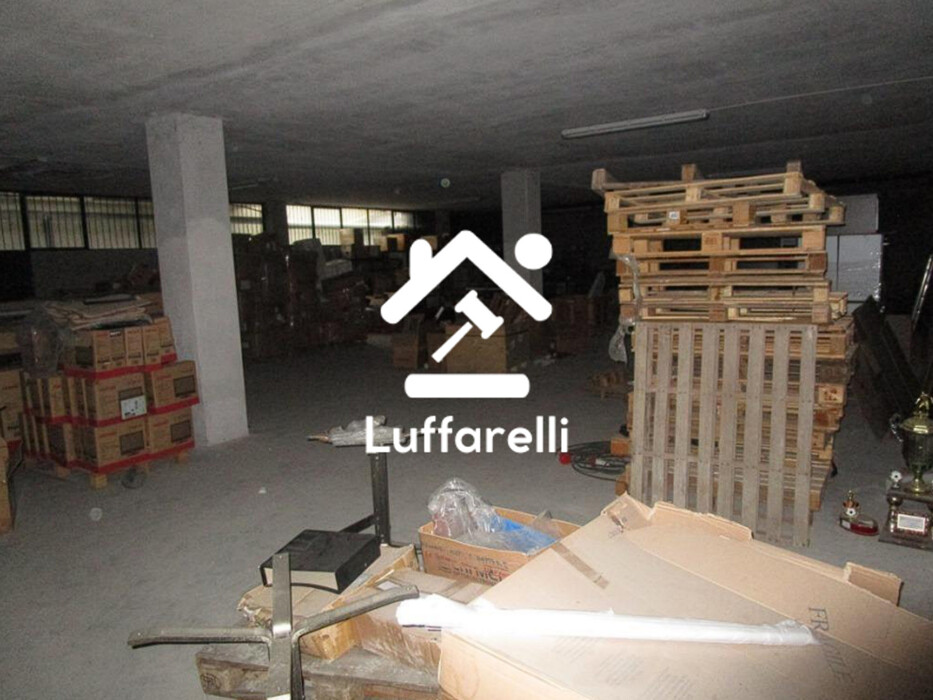 Immagine di MAGAZZINO VIA FRATELLI DI DIO – MAGENTA (MI)