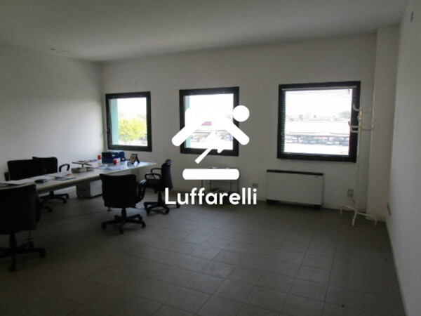 UFFICIO VIA FRATELLI DI DIO - MAGENTA  (MI) — foto 6