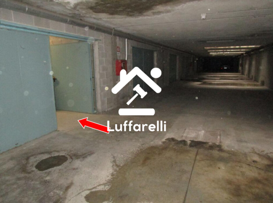 Immagine di MAGAZZINO VIA FRATELLI DI DIO – MAGENTA  (MI)