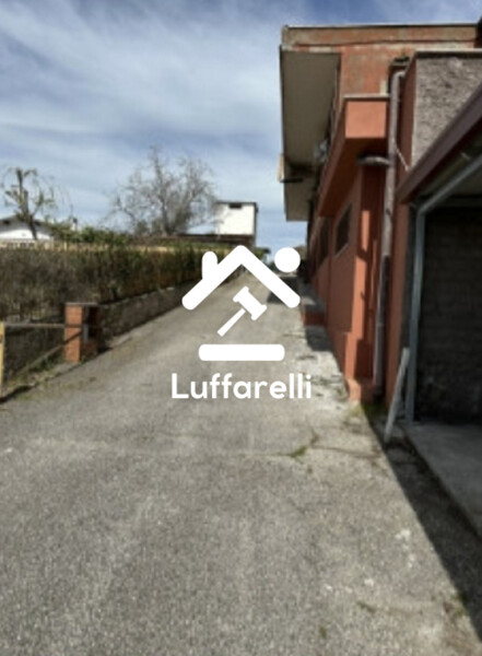 DEPOSITO / MAGAZZINO VIA MONTE CUCCO - CASTELNUOVO DI PORTO — foto 2