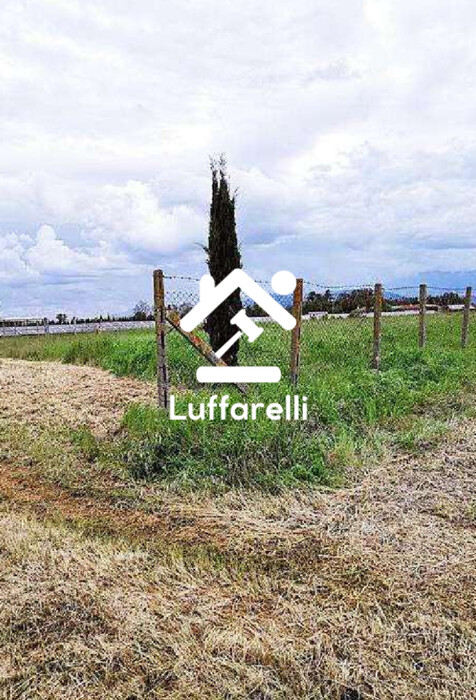 Immagine di IMPIANTO FOTOVOLTAICO E TERRENI VIA MAREMMANA – SABAUDIA(LT)