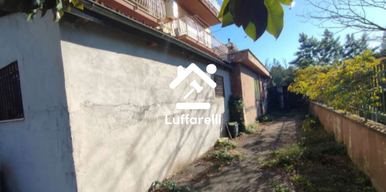 MAGAZZINO VIA LAGO DI NEMI - MONTE COMPATRI (RM) — foto 3