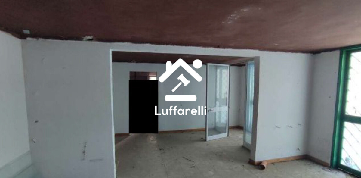 Immagine di MAGAZZINO VIA LAGO DI NEMI – MONTE COMPATRI (RM)