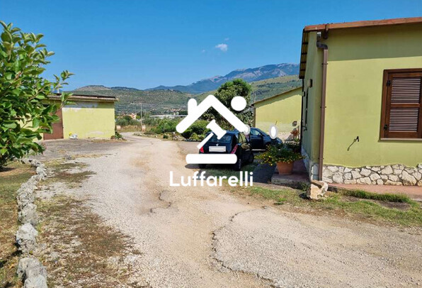 Immagine di FABBRICATO INDUSTRIALE VIA MADONNA DELLE GRAZIE – PRIVERNO (LT)