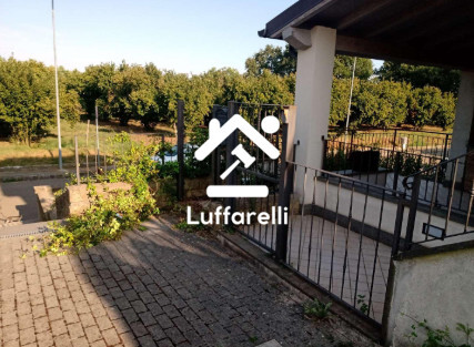 Immagine di AUTORIMESSA VIALE EUROPA – CAPRANICA (VT)