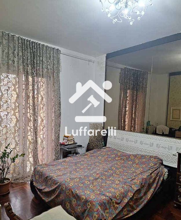 Immagine di APPARTAMENTO VIA ALBERICO DA ROSATE – ROMA