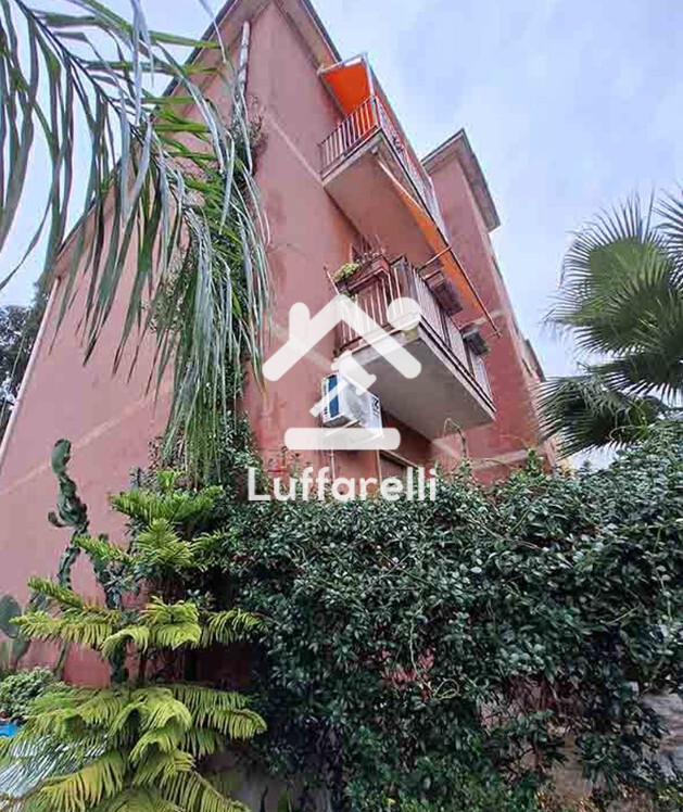 Immagine di APPARTAMENTO VIA ALBERICO DA ROSATE – ROMA