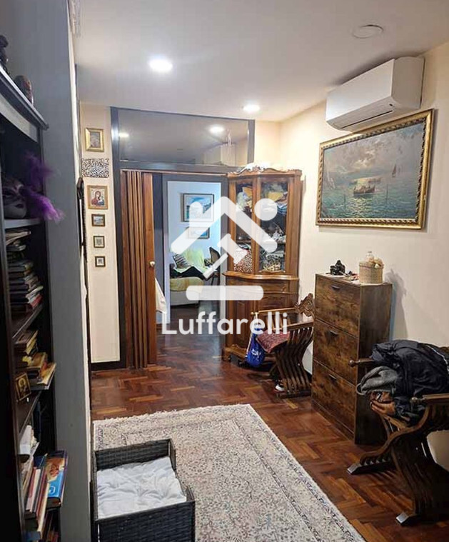 Immagine di APPARTAMENTO VIA ALBERICO DA ROSATE – ROMA